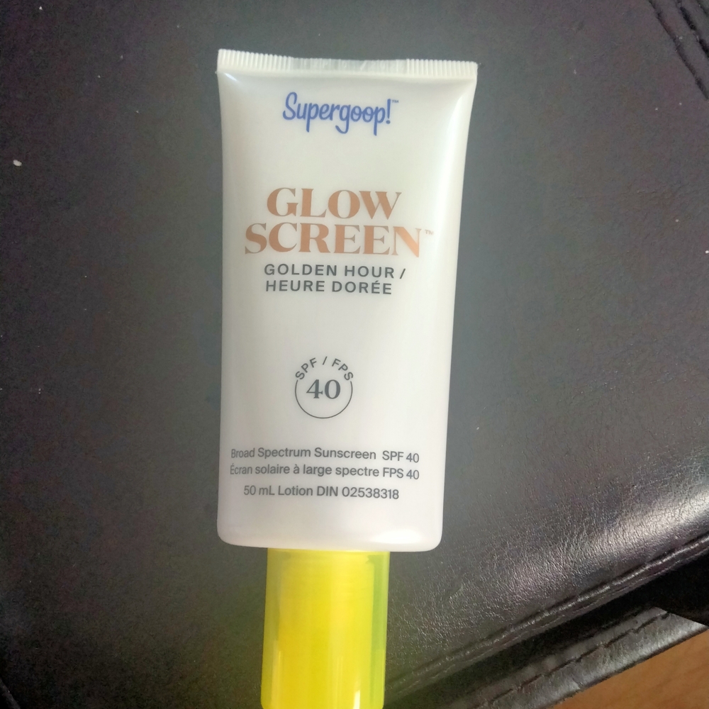 Supergoop! Glow Screen SPF 40 - Golden Tint
Exp: 6/26
